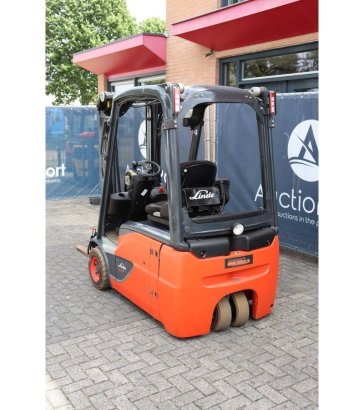 Linde E16-02 Electric Forklift 1600kg 4.0m 2016 E16-02 2016 2 Forklift image 4
