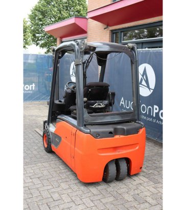 Linde E16L-02 Electric Forklift 1600kg 2020 E16L-02 2020 2 Forklift image 4
