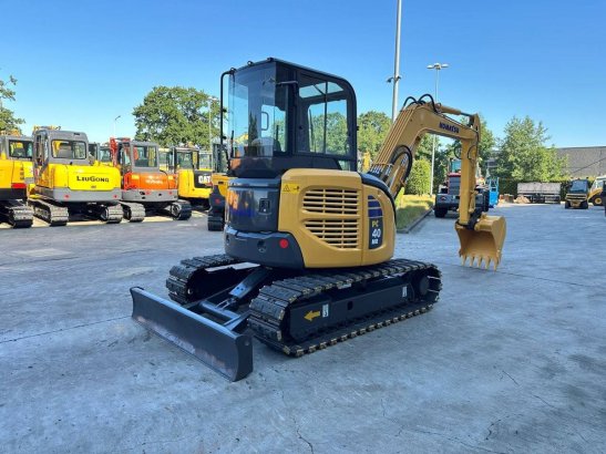 Midi excavator Komatsu PC40MR-2 Diesel 2012 PC40MR-2 2012 2 Crawler Excavators image 4
