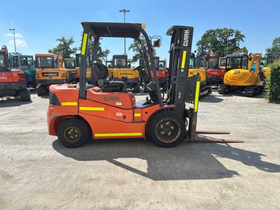 Forklift Clark GTS30D Diesel 2018 GTS30D 2018 2 Forklift image 4