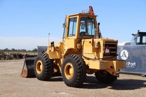 Caterpillar 930 Diesel Wheel Loader 74.6 kW 1981 930 1981 2 Wheel Loaders image 4