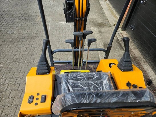 Captok CK15 Petrol Mini Excavator 2026 New Captok CK15 2026 1 image 14
