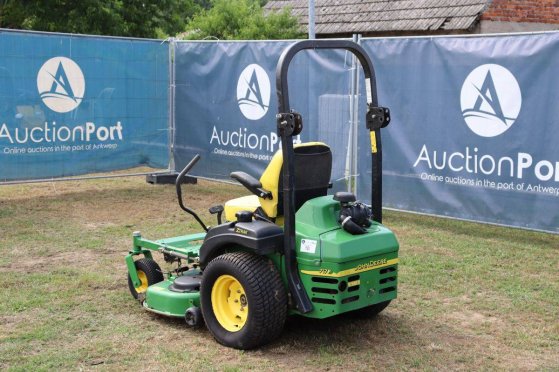 John Deere ZTRAK 717E Petrol Ride-on Mower 14.2kW John Deere ZTRAK 717E 2 image 19