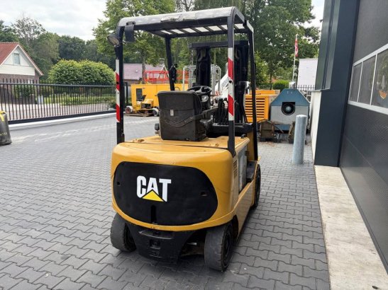 Caterpillar EP25K Electric Forklift 2500kg 4.75m 2009 EP25K 1997 2 Forklift image 17