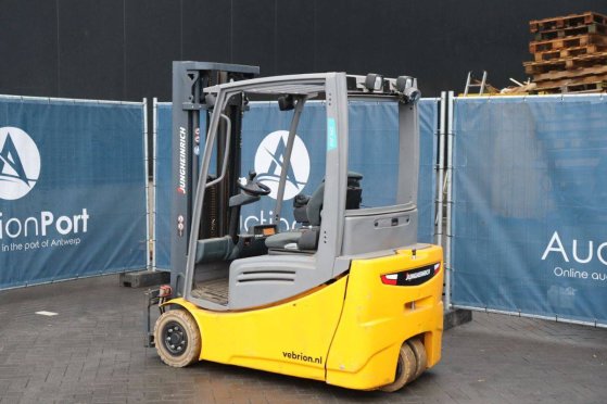 Forklift Jungheinrich EFG 216 440DZ Electric 1600kg 4.4m 2016 EFG 216 440DZ 2016 2 Forklift image 34