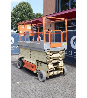 JLG Electric Scissor Lift 2 Scissor Lifts image 19