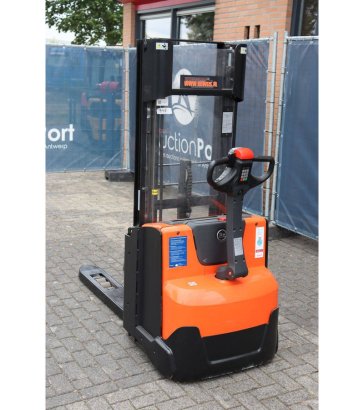 Stacker BT SWE140L Electric 1400kg 2.65m 2015 BT SWE140L 2015 2 image 4