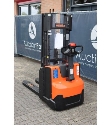 Stacker BT SWE140L Electric 1400kg 2.65m 2015 BT SWE140L 2015 2 image 4