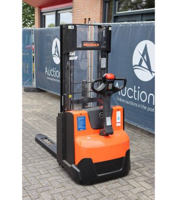 Stacker BT SWE140L Electric 1400kg 2.65m 2015 BT SWE140L 2015 2 image 4