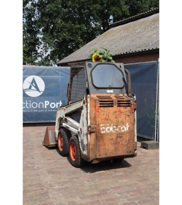 Skid steer loader Bobcat 443 Diesel 1992 (Margin) 443 1992 2 Wheel Loaders image 4