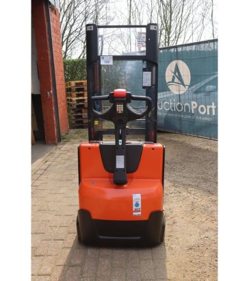 Stacker BT SWE140L Electric 1400kg 2.65m 2015 BT SWE140L 2015 2 image 4