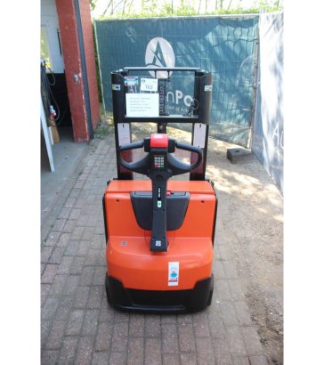 Toyota SWE200D Electric Stacker 2000kg 2.1m 2021 SWE200D 2021 2 image 4