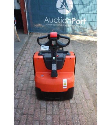 Toyota LWE200 Electric Pallet Truck 2000kg 2023 LWE200 2023 2 Pallet trucks image 4