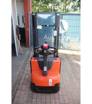 Stacker BT SWE140L Electric 1400kg 2.65m 2015 BT SWE140L 2015 2 image 4
