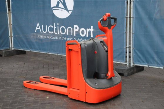 Linde Electric Pallet Truck 2 Pallet trucks image 4