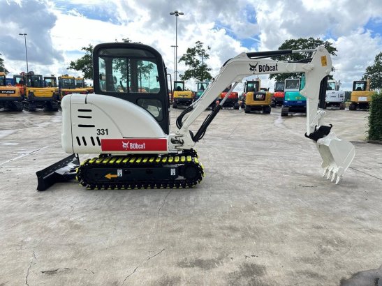 Bobcat 331 Diesel Mini Excavator 2010 331 2010 2 image 4