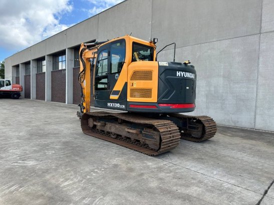 Hyundai HX130 LCR Diesel Crawler Excavator 2018 HX130 LCR 2018 2 Crawler Excavators image 4