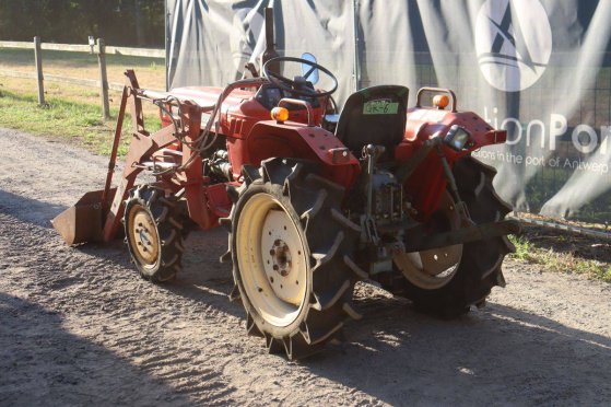 Yanmar YM1802D Mini Tractor Diesel 18hp with front loader YM1802D 2 Tractor Units image 4
