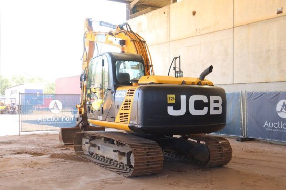 Crawler excavator JCB JS130LC Diesel 2013 JS130LC 2013 2 Crawler Excavators image 4