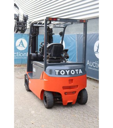 Toyota 8FBMT25 Electric Forklift 2500kg 5.5m 2013 8FBMT25 2013 2 Forklift image 4