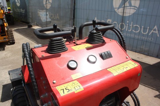 Skid steer loader Captok 323TZ Diesel 2014 Captok 323TZ 2014 2 Wheel Loaders image 4
