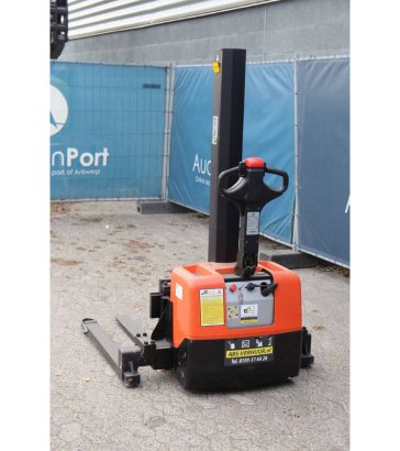 Stacker BT HWE100S Electric 1000kg 1.54m 2009 BT HWE100S 2009 2 image 4