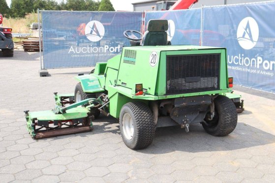 Ransomes Commander Diesel Ride-on Mower 1996 Ransomes Commander 1996 2 image 4