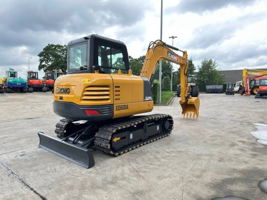 Crawler excavator XCMG XE60DA Diesel 35.9kW 2022 XE60DA 2022 2 Crawler Excavators image 4