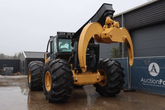 Wheel logger Caterpillar 545C Diesel 2014 545C 2014 2 Wheeled Excavators image 4