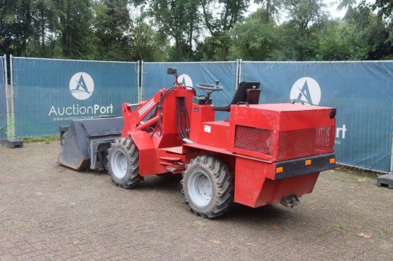 Wheel Loader Weidemann 2002 - D/M Diesel 22.8kW 1988 (Margin) Weidemann 2002-D/M 1988 2 Wheel Loaders image 4