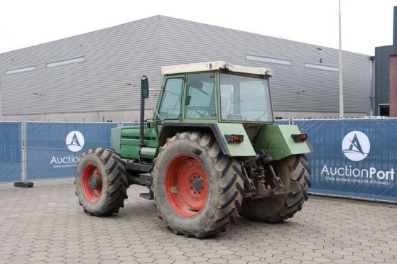 Tractor Fendt Favorit 612 LSA E Diesel 99kW 1984 Fendt Favorit 612 LSA E 1984 2 Tractor Units image 4