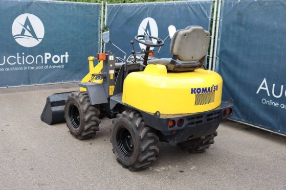 Articulated loader Komatsu W10-6 Diesel 16hp W10-6 2 Wheel Loaders image 4