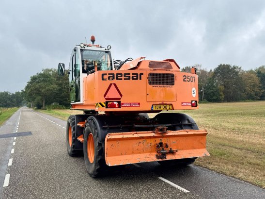 Wheeled excavator Caesar 2507 Diesel 2015 Caesar 2507 2015 2 Wheeled Excavators image 4