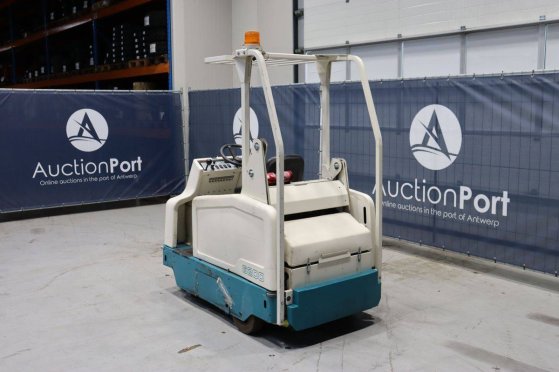 Tennant 6200 Electric Sweeper 1.8kW 2017 TENNANT 6200 2017 2 image 4