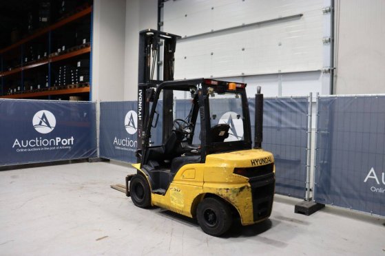 Forklift Hyundai 25D-9 Diesel 2330kg 5.0m 2017 25D-9 2017 2 Forklift image 4