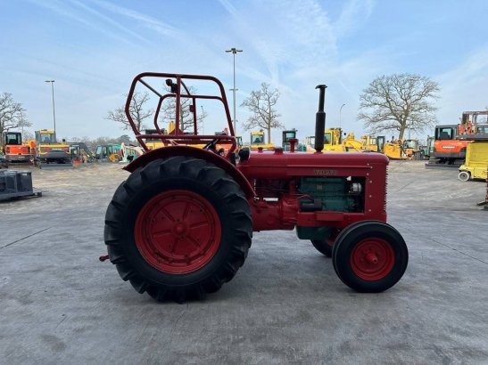 Tractor Oldtimer VOLVO BM T55 Diesel T55 2 image 4