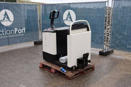 Crown GPC-TOW Electric Tractor 3000kg 1999 GPC-TOW 1999 2 image 4
