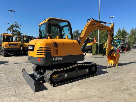 Midi excavator Hyundai R60VS Diesel 2017 R60VS 2017 2 Crawler Excavators image 4