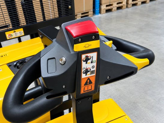 Stacker RTE 8401 Electric 1500kg 2500mm 2026 New RTE 8401 2026 1 image 4