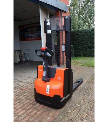 Stacker Toyota SWE120 Electric 1200kg 2.9m 2018 SWE120 2018 2 image 4
