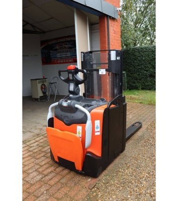 Toyota SPE200D Electric Stacker 2000kg 2.1m 2018 SPE200D 2018 2 image 19