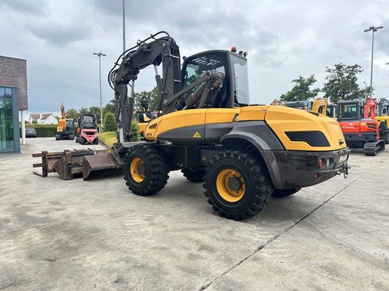 Tire crane Mecalac 12MTX Diesel 2016 Mecalac 12MTX 2016 2 Mobile Cranes image 19