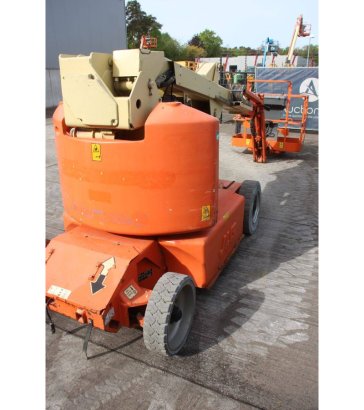 JLG E400AJPN Electric Articulated Boom Lift 14m 2007 E400AJPN 2007 2 image 5