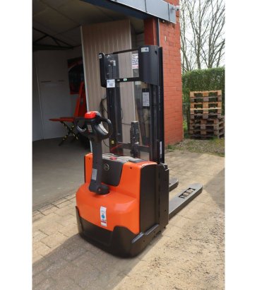 Stacker BT SWE-140L Electric 1400kg 2.65m 2015 BT SWE-140L 2015 2 image 5