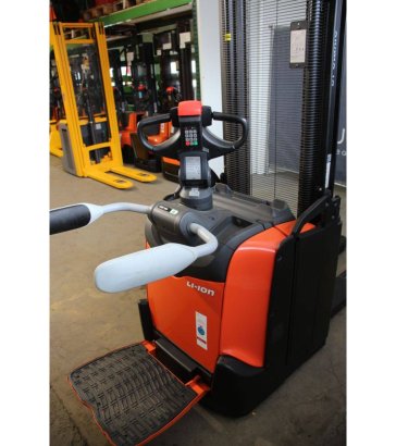 Toyota SPE120 Electric Stacker 1200kg 3.7m 2020 SPE120 2020 2 image 5