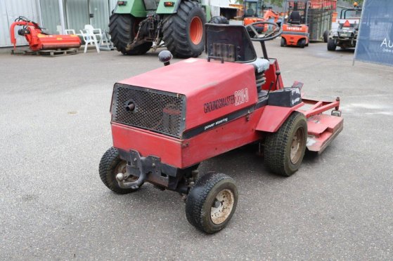 Toro Groundsmaster 220-D Diesel Ride-on Mower Toro Groundsmaster 220-D 2 image 5