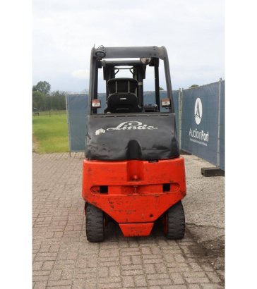 Linde E30/03/600 Electric Forklift 3000kg 4.5m 2005 E30/03/600 2005 2 Forklift image 5