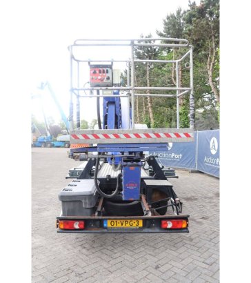 Crane truck Nissan Cabstar 35.13 Diesel 131hp 2008 Cabstar 35.13 2008 2 Crane trucks image 5