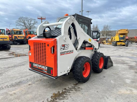 Skid steer loader Bobcat D18-C4 Diesel 2026 S18-C4 2026 2 Wheel Loaders image 5