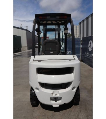Forklift Unicarriers FHD20T5 Diesel 1550kg 4.0m 2017 With Rotator UniCarriers FHD20T5 2017 2 Forklift image 5